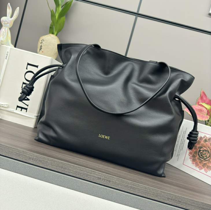Picture of Loewe Handbags _SKUfw239907237fw